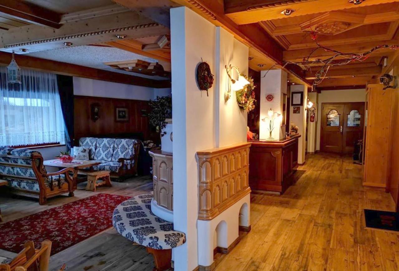 Hotel Rosalpina ร็อคคา ปิเอโตเร ภายนอก รูปภาพ