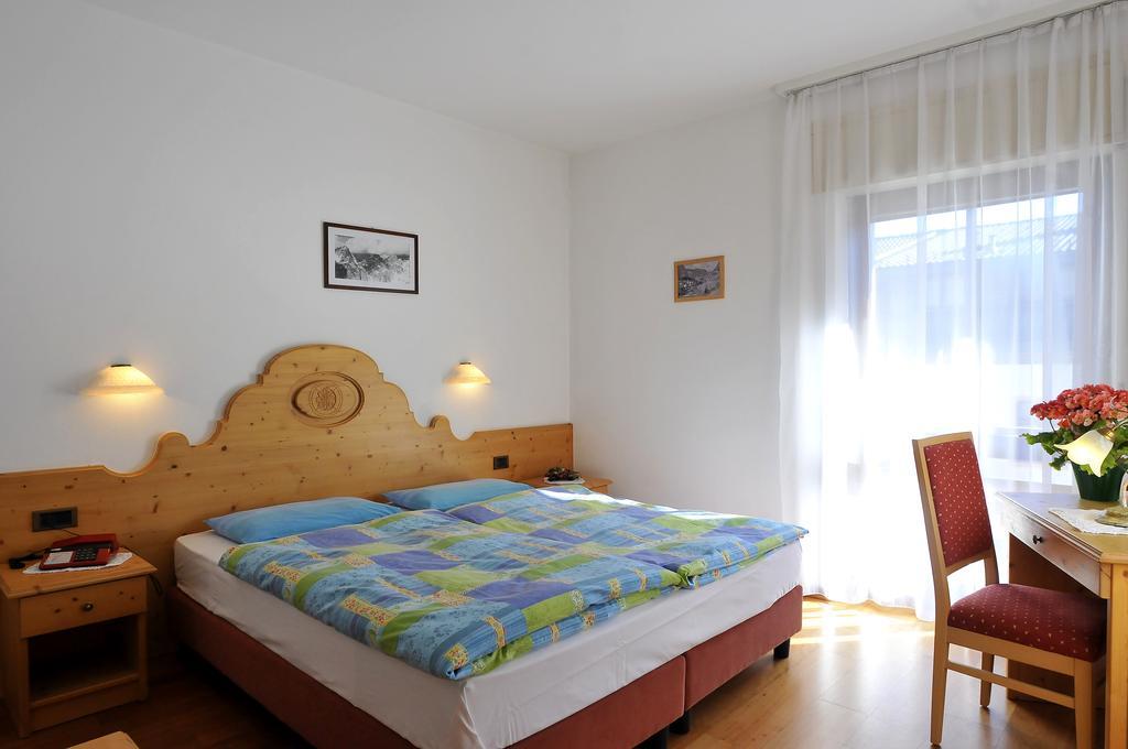 Hotel Rosalpina ร็อคคา ปิเอโตเร ภายนอก รูปภาพ
